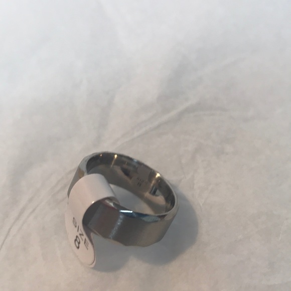Stainless Steel 8mm Men’s Ring - Picture 4 of 4